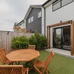 Cozy 2Bedroom - Kitchen Yard Central Location