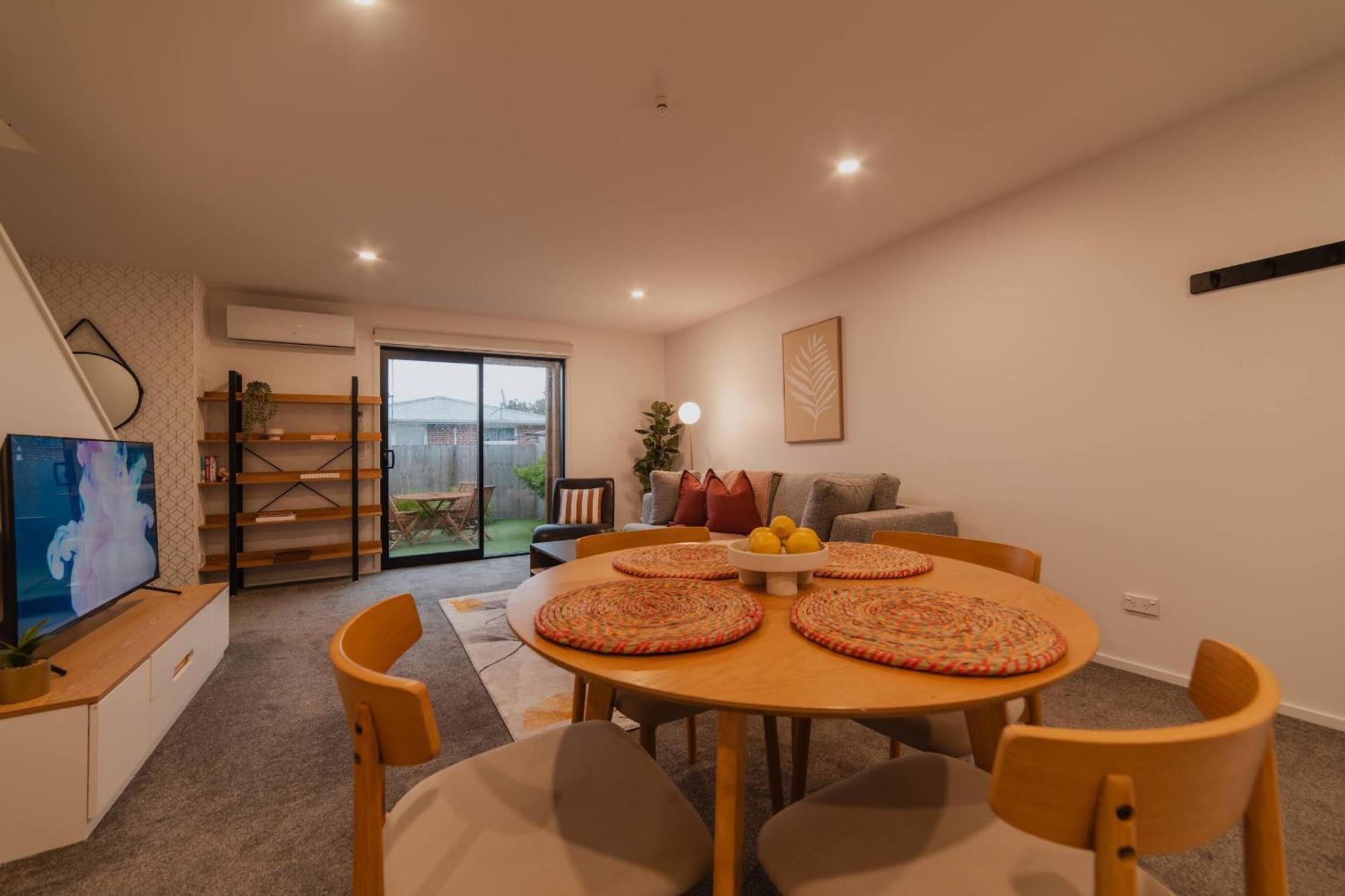Cozy 2bedroom - Kitchen Yard Location